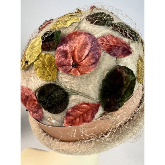 Vintage 1950s Sears Fashion Millinery Wool Cloche Hat With Floral Netting main image 15